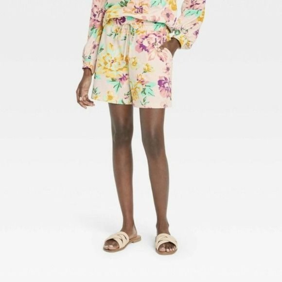 Who What Wear Pants - Who What Wear Garden Floral Lounge Shorts M